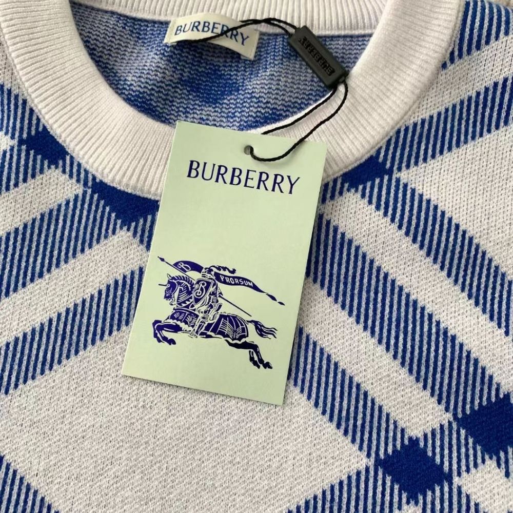 Burberry Blue and White Checkered Crewneck Sweater - Picture 4 of 9